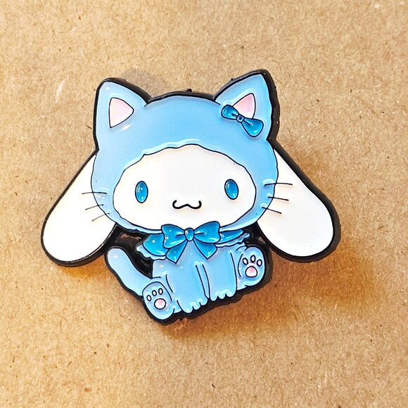 Cinnamoroll Enamel Pin, Anime Kawaii Lapel Pin, Accessory, Collector, HelloKitty - Picture 1 of 3